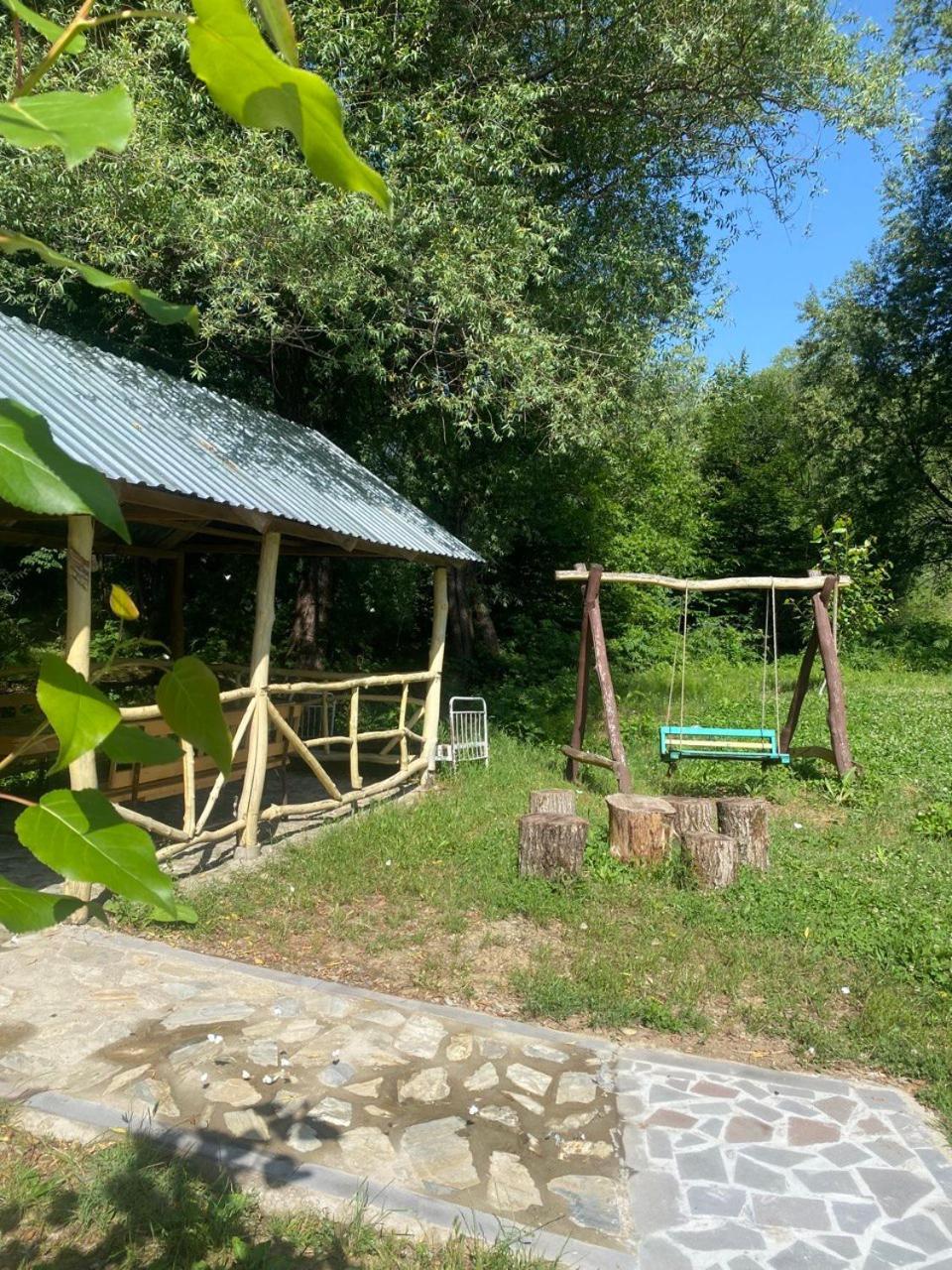Basuta Guesthouse Kapan Exterior foto